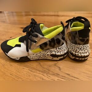 Steve Madden Black and Neon Green Animal Print Cliff Wedge Sneakers Size 9.5